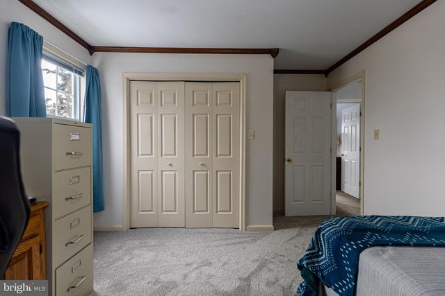 1660 WISTERIA DR, Chambersburg, PA 17202