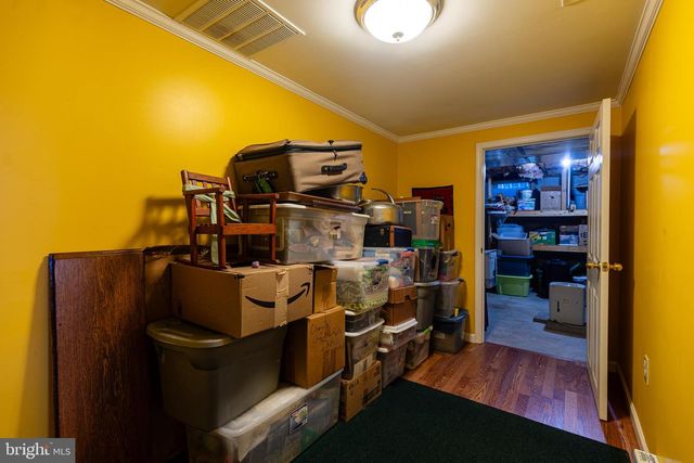 1660 WISTERIA DR, Chambersburg, PA 17202