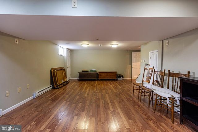 1660 WISTERIA DR, Chambersburg, PA 17202