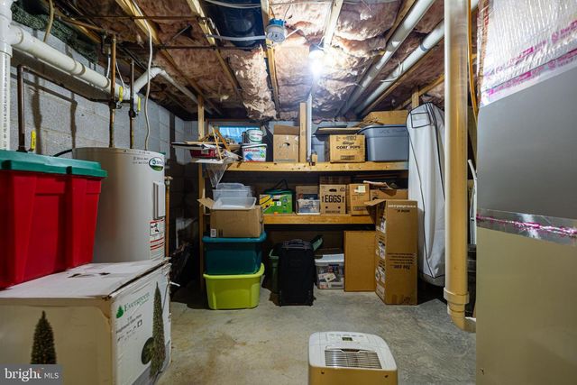 1660 WISTERIA DR, Chambersburg, PA 17202