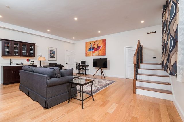50 Belle Ave 102, Medford, MA 02155