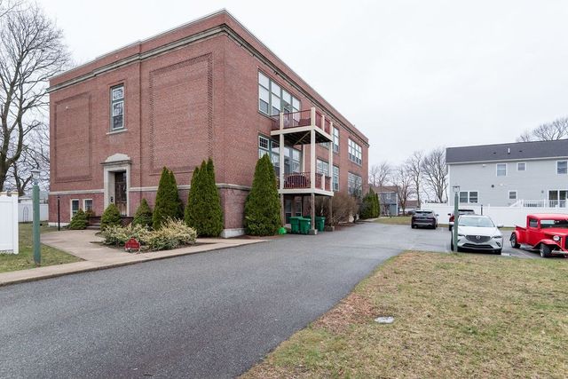 50 Belle Ave 102, Medford, MA 02155