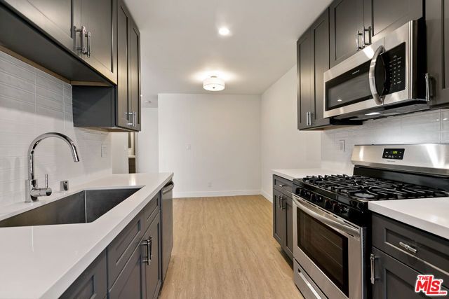 3314 S MENTONE Avenue 8, Los Angeles, CA 90034