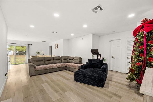 301 NW Prima Vista Boulevard, Port St. Lucie, Port St Lucie, FL 34983