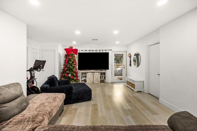 301 NW Prima Vista Boulevard, Port St. Lucie, Port St Lucie, FL 34983