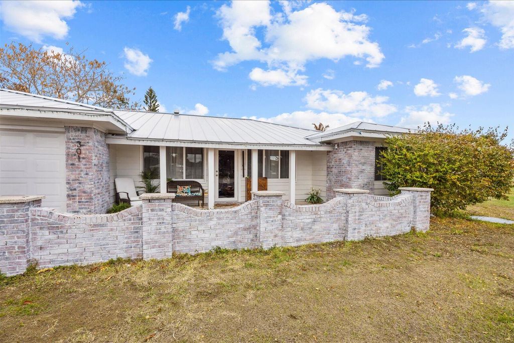 301 NW Prima Vista Boulevard, Port St. Lucie, Port St Lucie, FL 34983