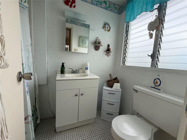 Isla Verde Ave. GOLDEN BEACH COND. PH 09, Carolina, PR 00979