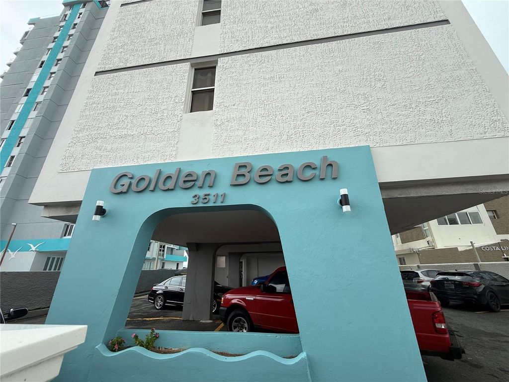 Isla Verde Ave. GOLDEN BEACH COND. PH 09, Carolina, PR 00979