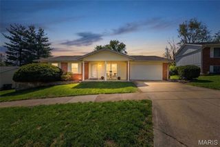5360 Glencullen Way, St Louis, MO 63128