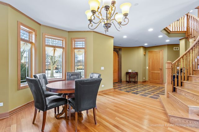 1707 W Lincoln Street, Mount Prospect, IL 60056