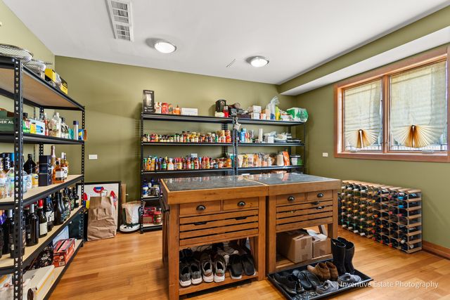 1707 W Lincoln Street, Mount Prospect, IL 60056