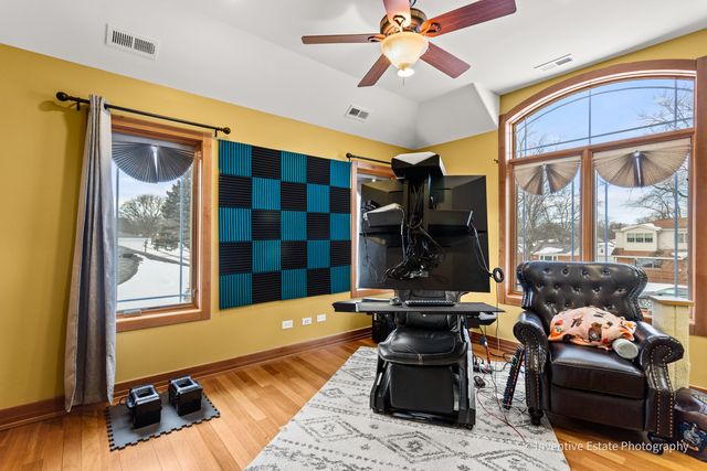 1707 W Lincoln Street, Mount Prospect, IL 60056