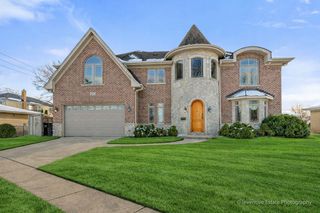 1707 W Lincoln Street, Mount Prospect, IL 60056