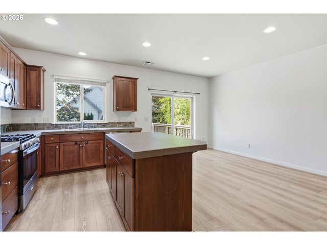 16411 Se SCORIA Ln, Damascus, OR 97089