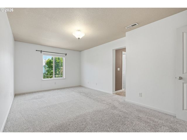 16411 Se SCORIA Ln, Damascus, OR 97089