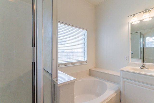 6736 Braeview Drive, Fort Worth, TX 76137