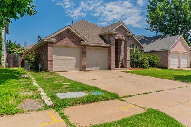 6736 Braeview Drive, Fort Worth, TX 76137