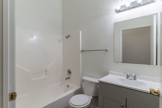 6736 Braeview Drive, Fort Worth, TX 76137