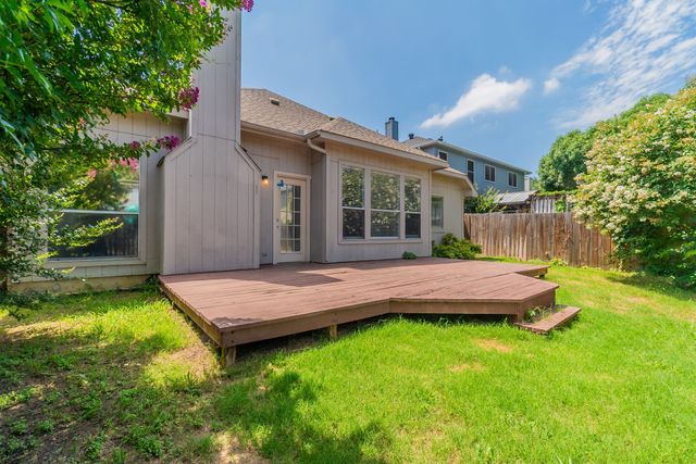 6736 Braeview Drive, Fort Worth, TX 76137