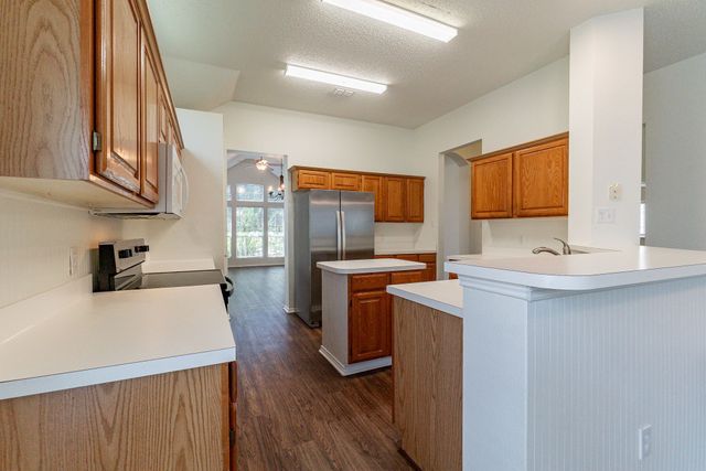 6736 Braeview Drive, Fort Worth, TX 76137