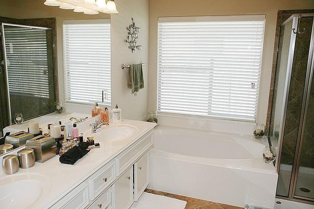 868 Sierra Brook Lane, League City, TX 77573