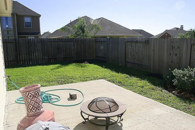 868 Sierra Brook Lane, League City, TX 77573