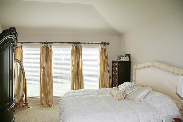868 Sierra Brook Lane, League City, TX 77573