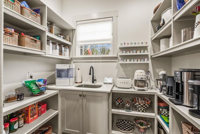 8036 N Shoreline Boulevard, Benton, AR 72019