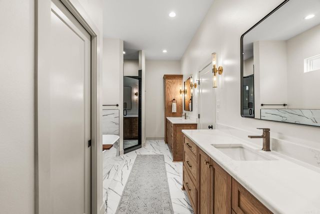 8036 N Shoreline Boulevard, Benton, AR 72019