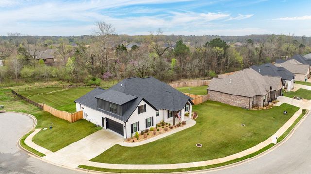 8036 N Shoreline Boulevard, Benton, AR 72019