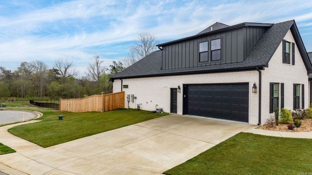 8036 N Shoreline Boulevard, Benton, AR 72019