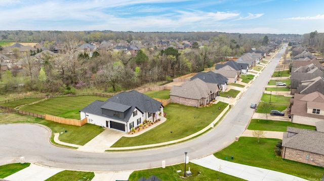 8036 N Shoreline Boulevard, Benton, AR 72019