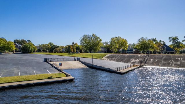 8036 N Shoreline Boulevard, Benton, AR 72019