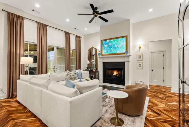 8036 N Shoreline Boulevard, Benton, AR 72019