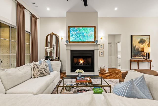 8036 N Shoreline Boulevard, Benton, AR 72019