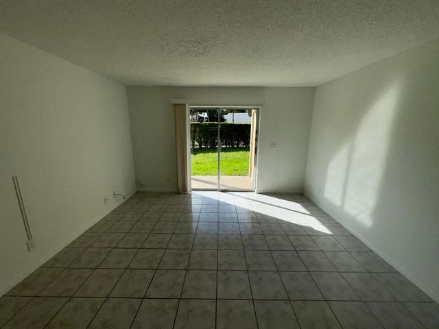 1854 Abbey Road 102, West Palm Beach, FL 33415
