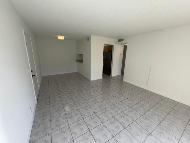 1854 Abbey Road 102, West Palm Beach, FL 33415