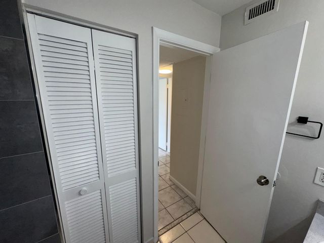 1854 Abbey Road 102, West Palm Beach, FL 33415