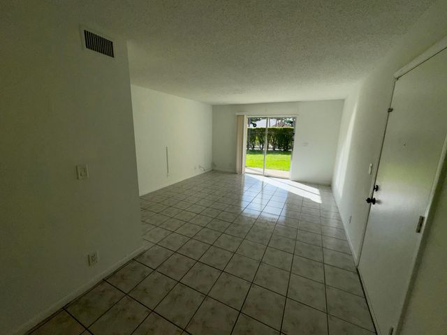 1854 Abbey Road 102, West Palm Beach, FL 33415