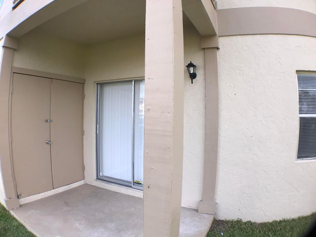 1854 Abbey Road 102, West Palm Beach, FL 33415