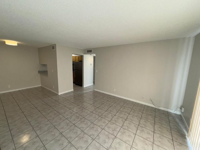 1854 Abbey Road 102, West Palm Beach, FL 33415