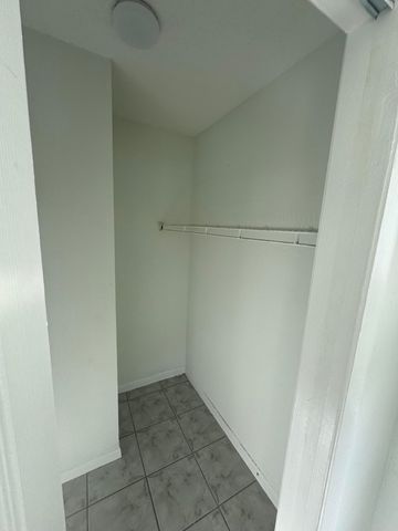 1854 Abbey Road 102, West Palm Beach, FL 33415