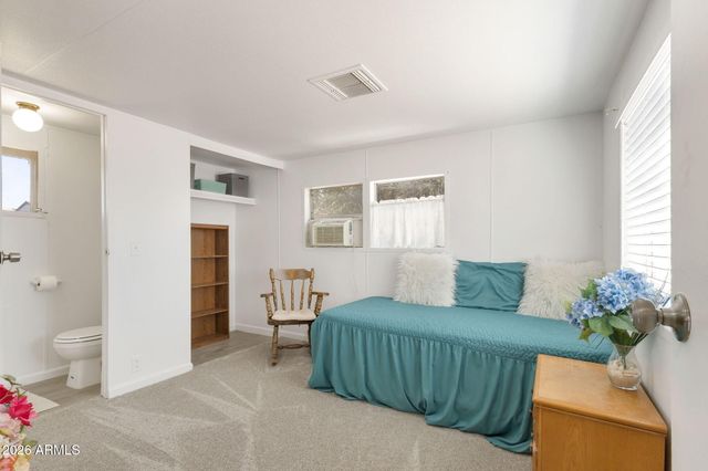 696 W MANOR Street, Chandler, AZ 85225