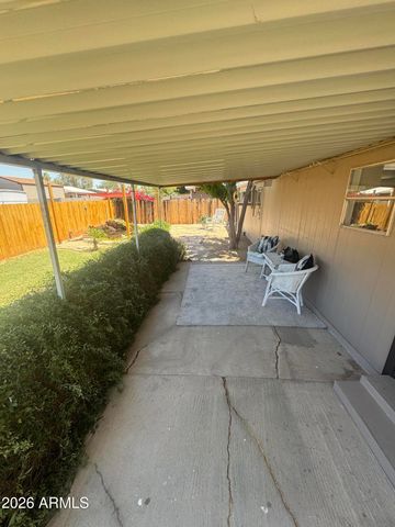 696 W MANOR Street, Chandler, AZ 85225