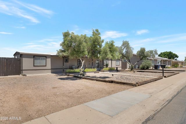 696 W MANOR Street, Chandler, AZ 85225