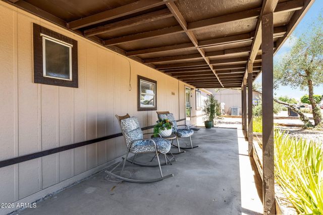 696 W MANOR Street, Chandler, AZ 85225