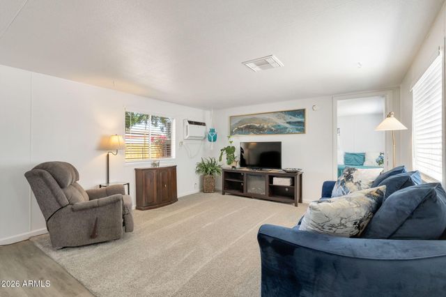 696 W MANOR Street, Chandler, AZ 85225