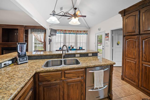 14226 COUNTY ROAD 434, Lindale, TX 75771