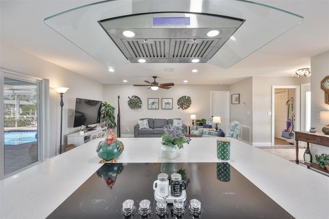 6518 SENEGAL PALM WAY, Apollo Beach, FL 33572