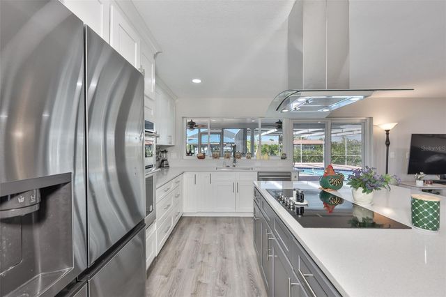 6518 SENEGAL PALM WAY, Apollo Beach, FL 33572